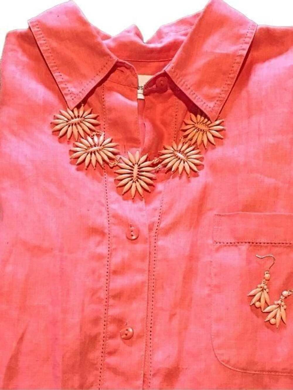 👚Long Sleeve Coral Button-Up Shirt